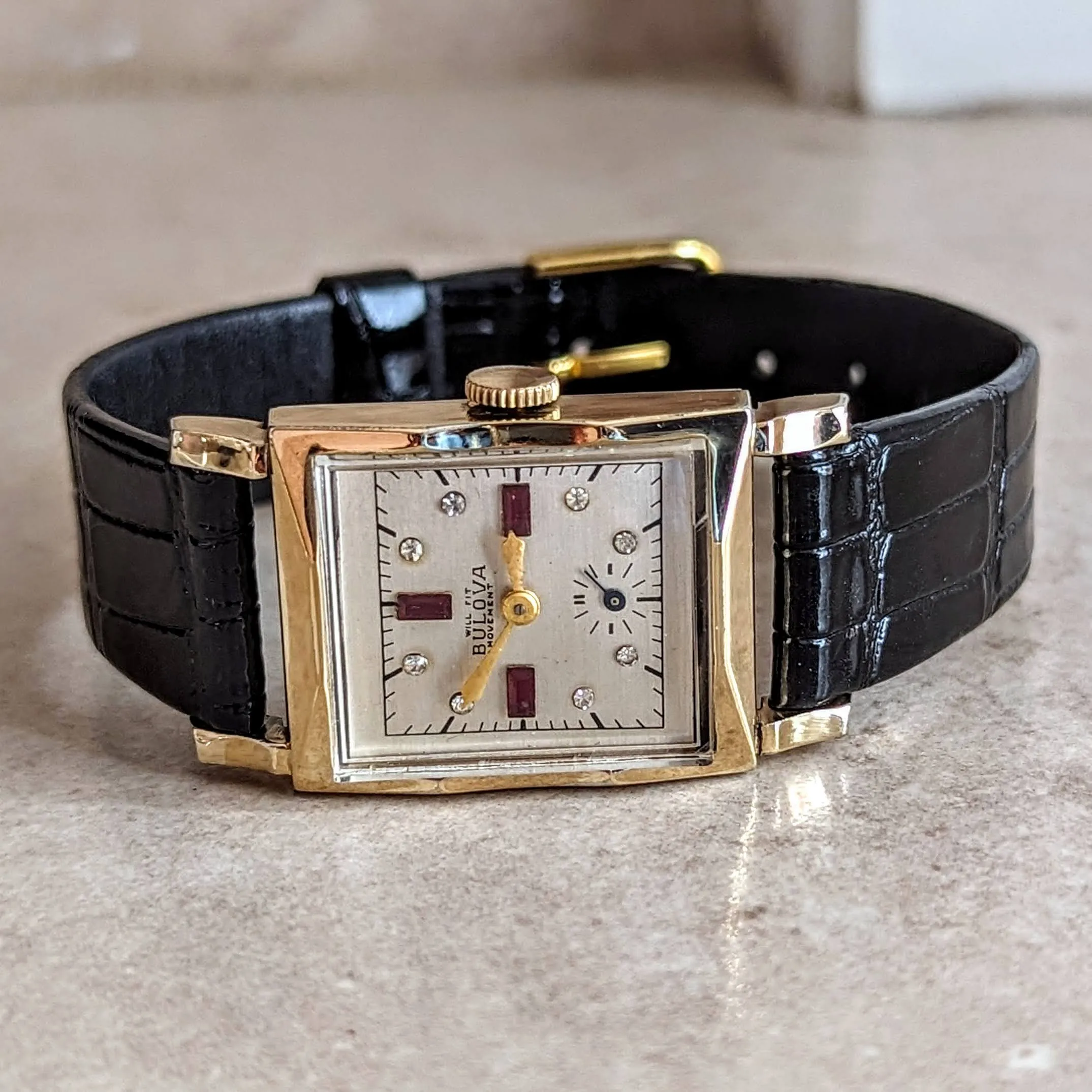 1946 Custom BULOVA Watch 17 Jewels Cal. 8AH Fancy Dial Swiss Made Wristwatch