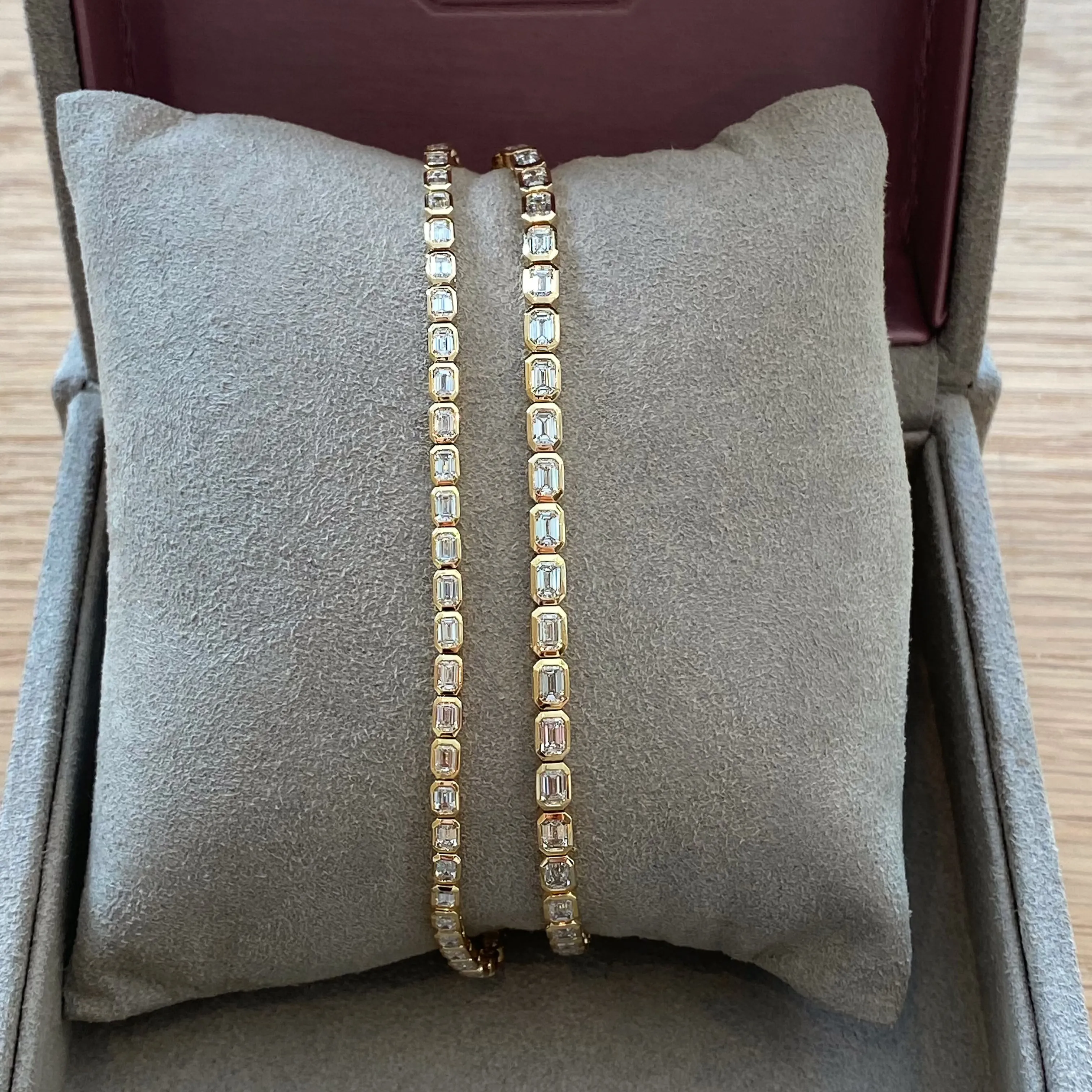 Bezel Emerald Cut Diamond Tennis Bracelet