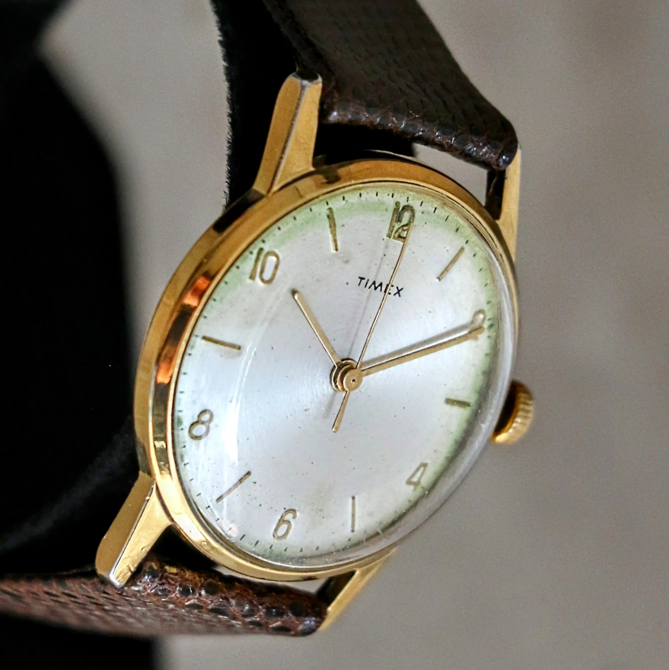 Classic TIMEX Watch Shock Resistant Manual Wind 32mm Vintage Wristwatch