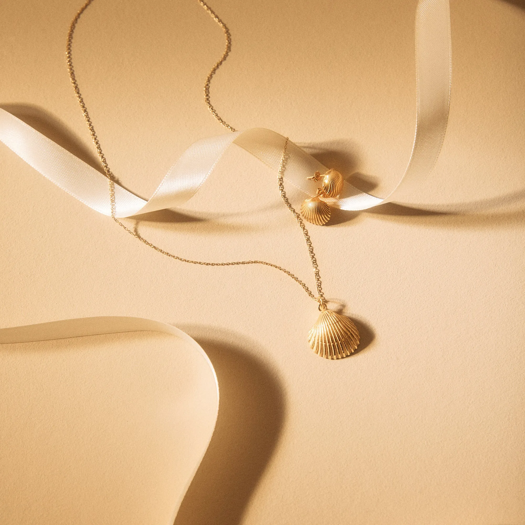 Small Shell Earrings set - Gold-Plated Silver