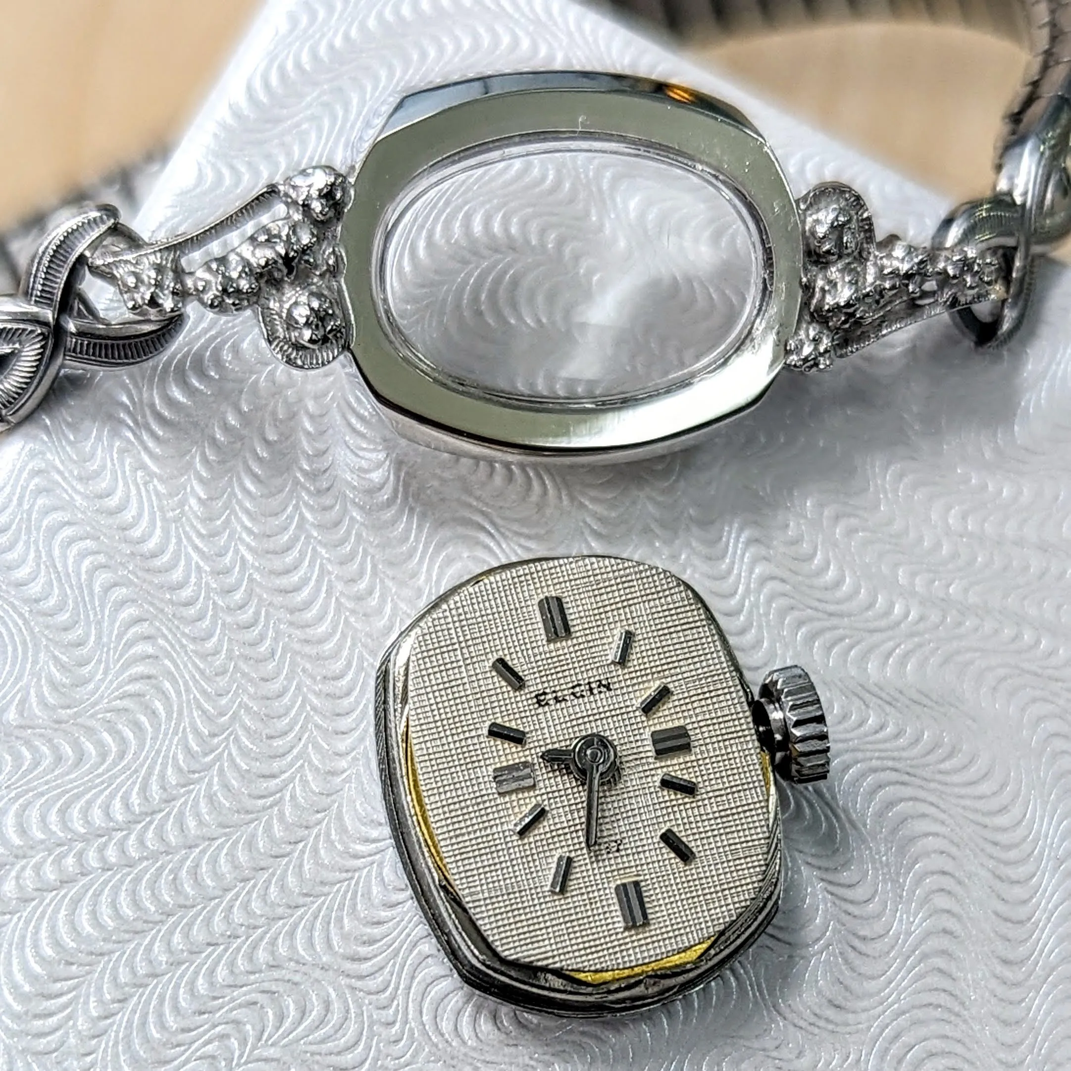 Vintage Ladies ELGIN Watch - Textured Dial & Fancy Lugs, Original Speidel Bracelet