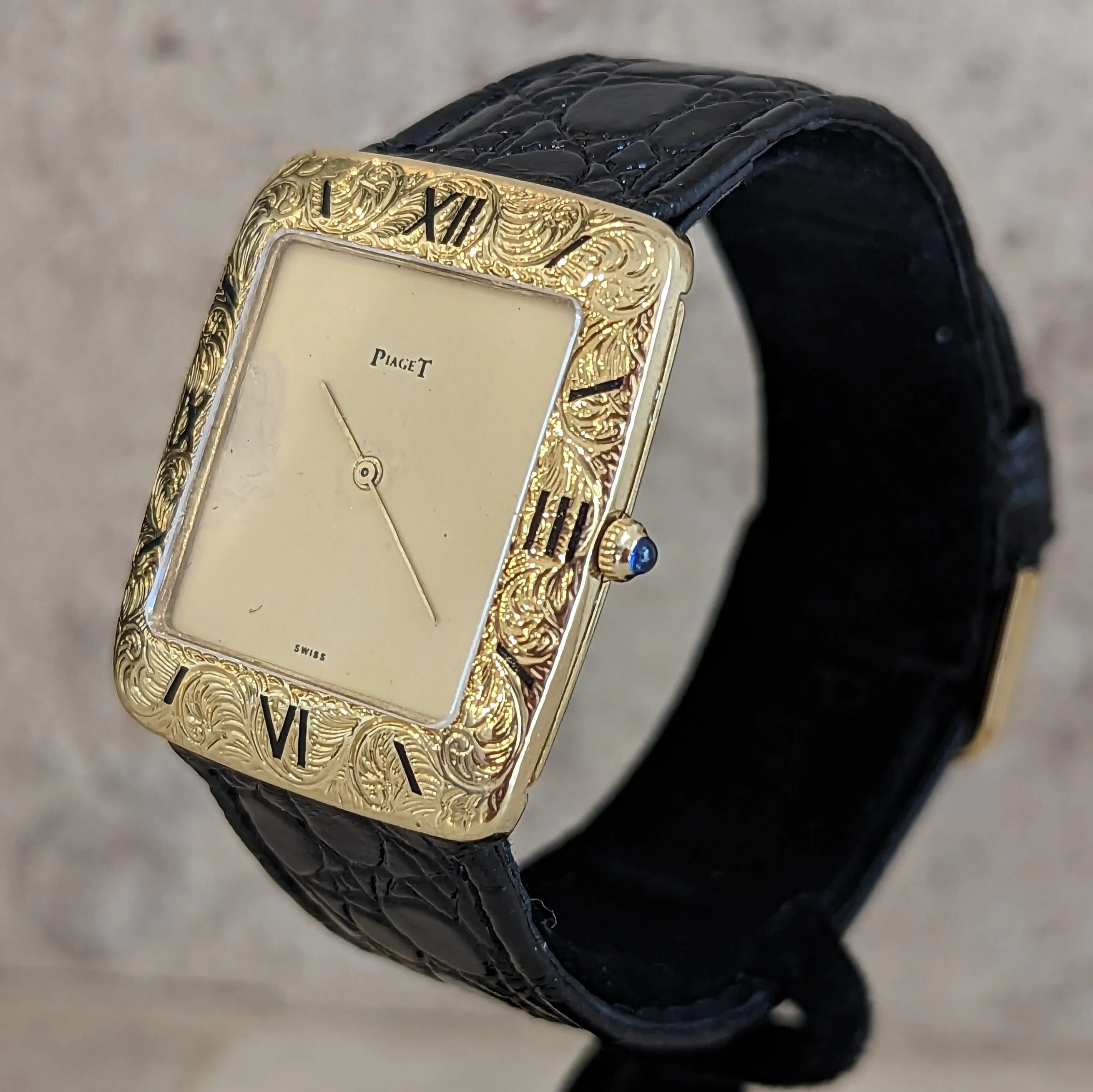 Vintage PIAGET Wristwatch 18K Gold ULTRA-THIN Movement Cal. 9P 18 Jewels Watch